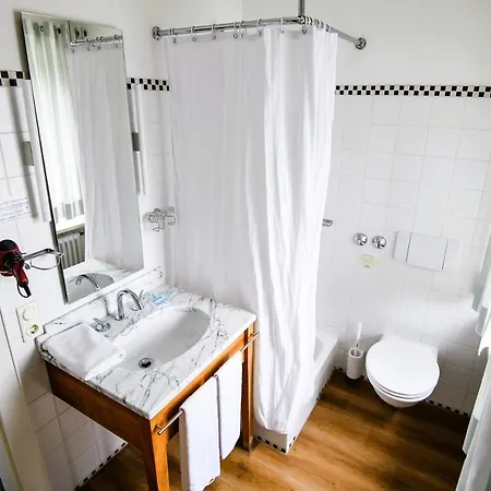 Rosenheimer Hof Отель Траунштайн