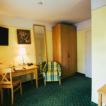Rosenheimer Hof Отель