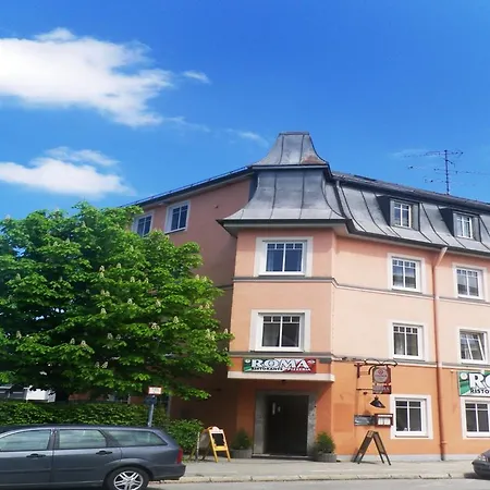Отель Rosenheimer Hof Траунштайн